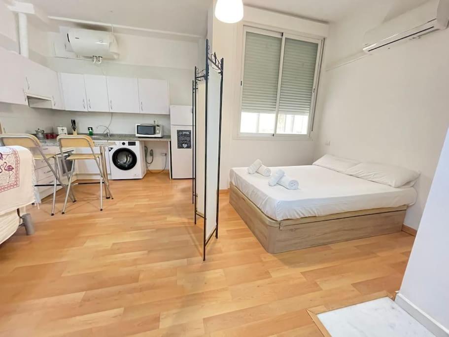 Nice Flat In Atarazanas - Souv Malaga Exterior photo