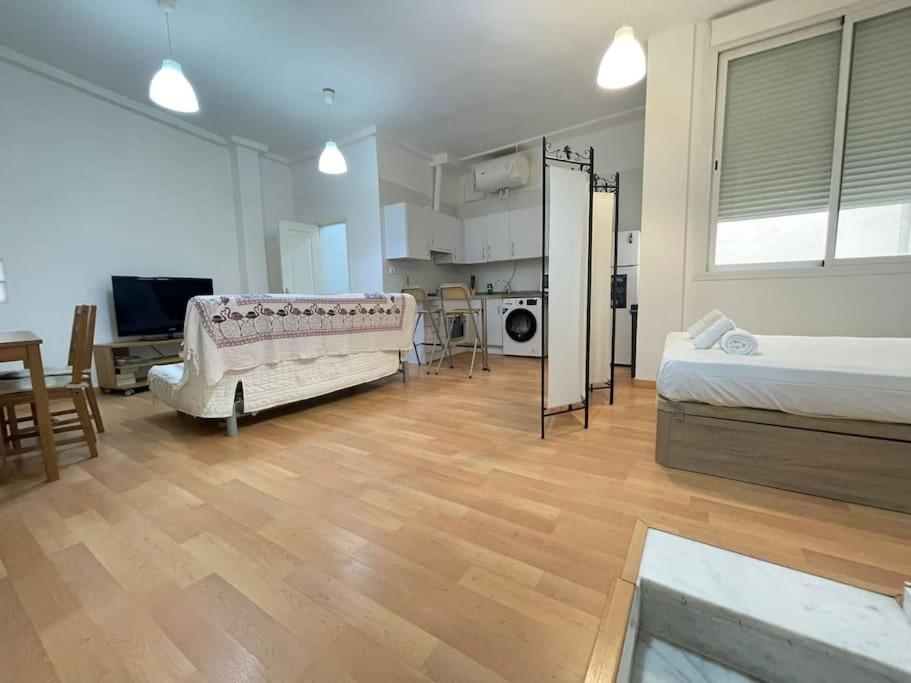 Nice Flat In Atarazanas - Souv Malaga Exterior photo