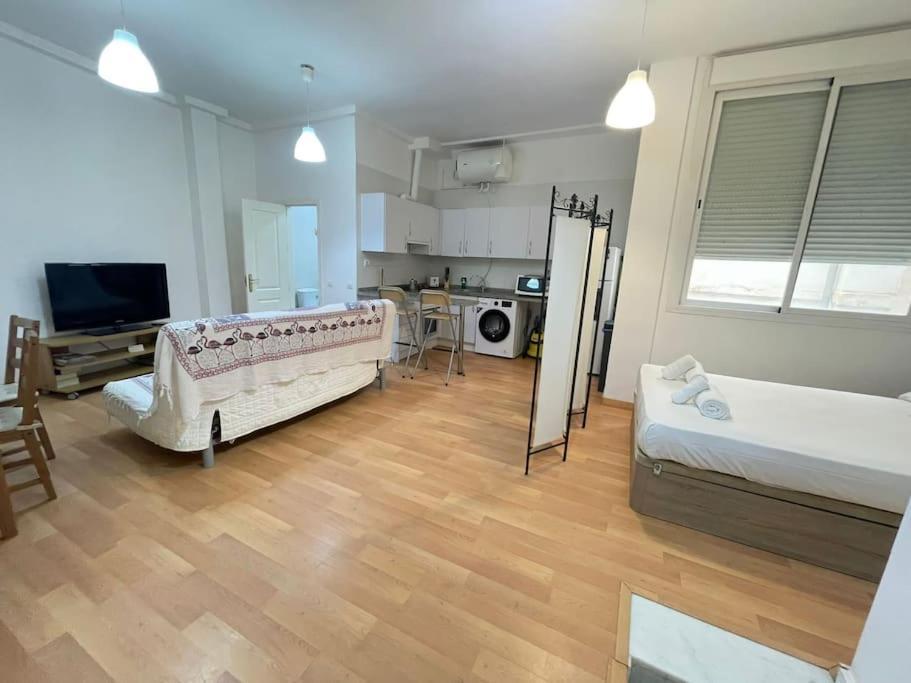 Nice Flat In Atarazanas - Souv Malaga Exterior photo